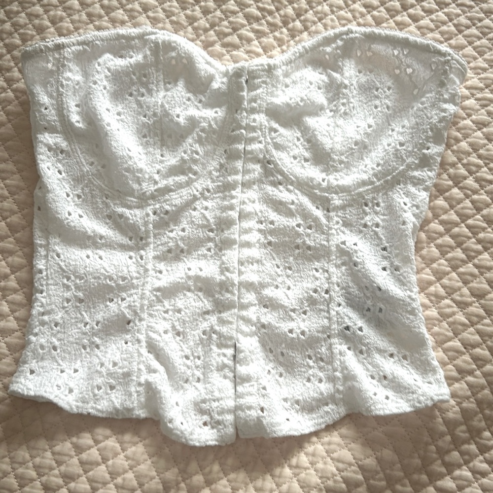 Beautiful, White eyelet, lace, corset, top size small and excellent conditio
